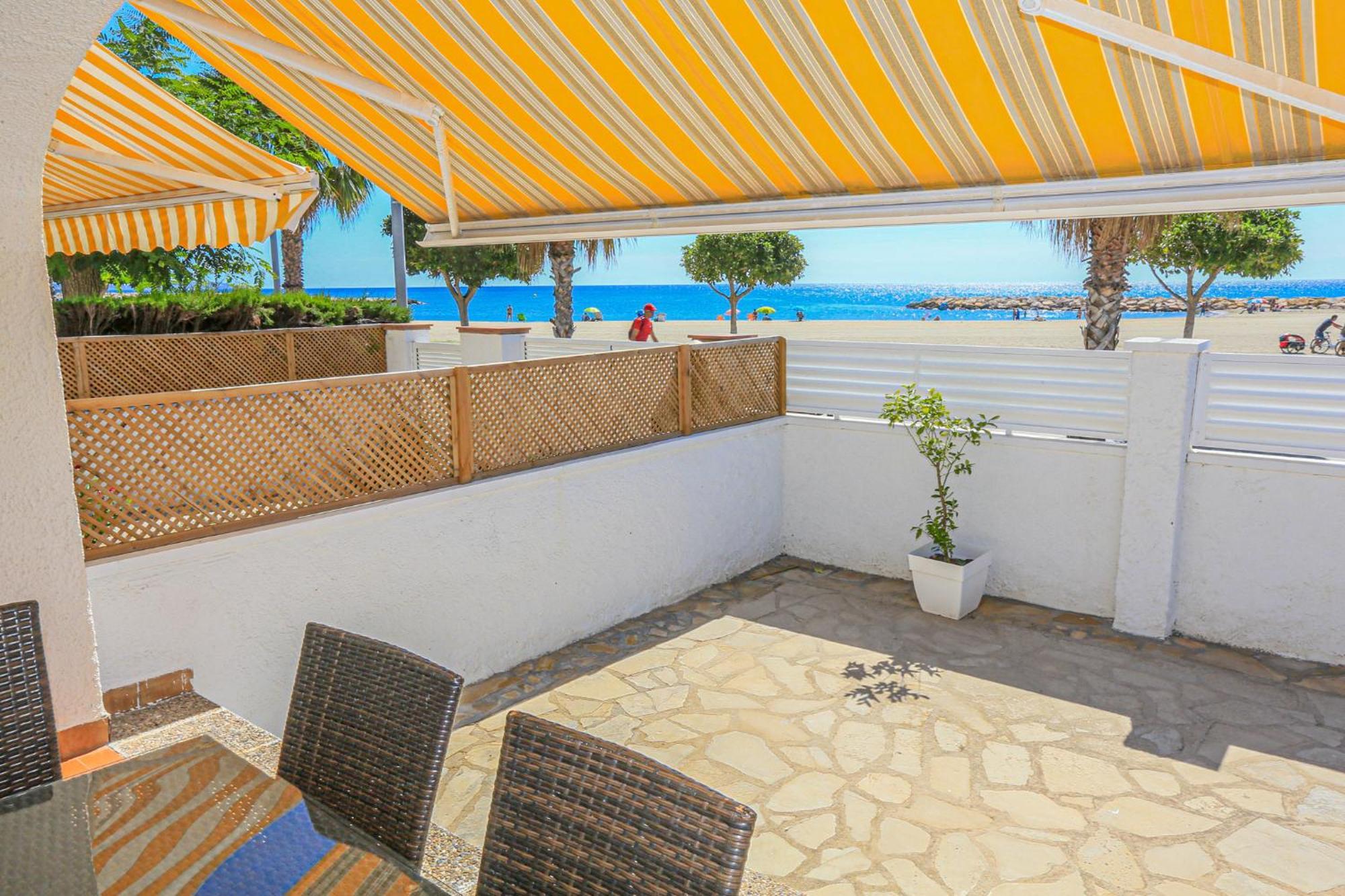 Villa Laura II - Only Families Cambrils Bagian luar foto