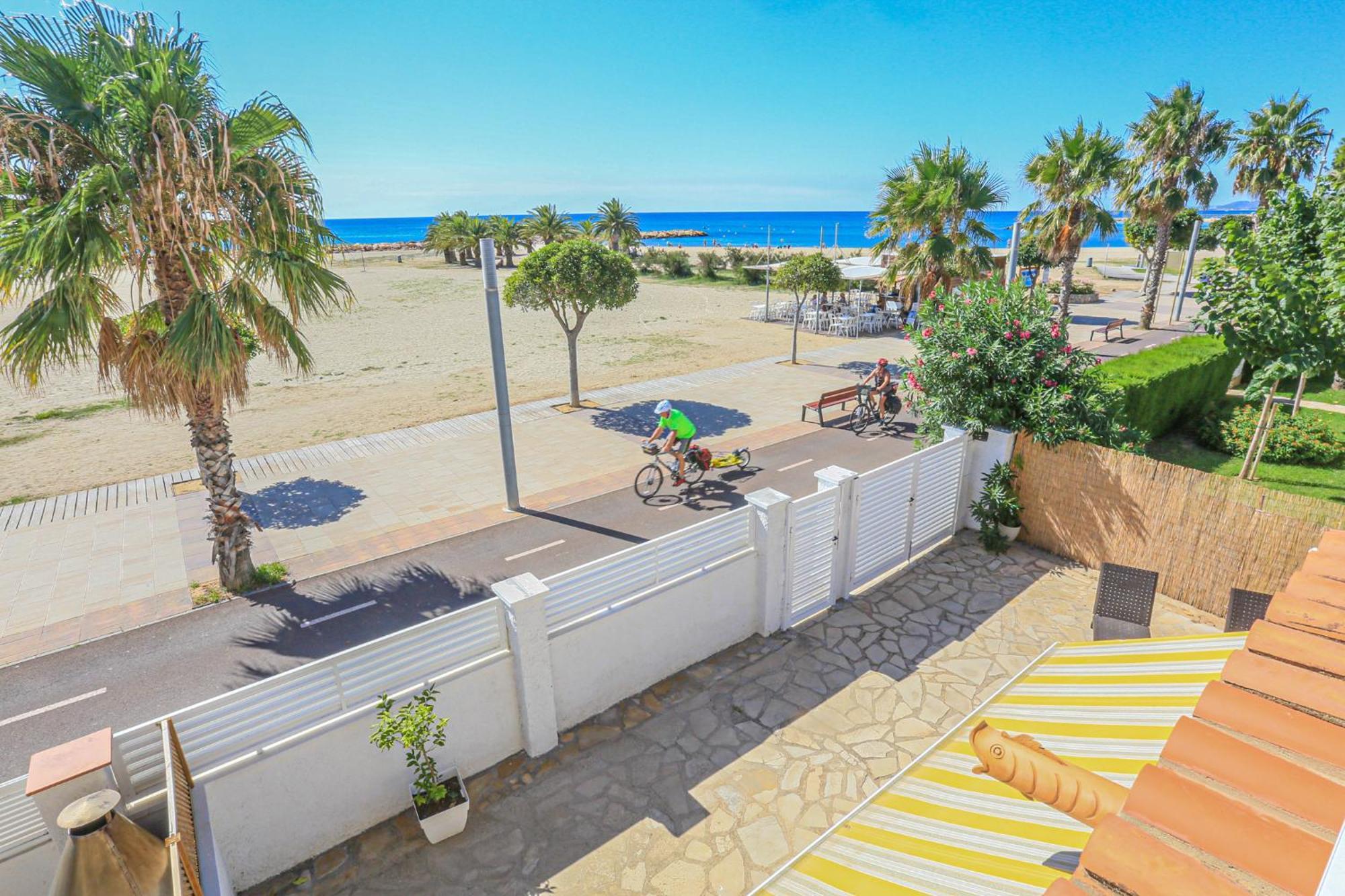 Villa Laura II - Only Families Cambrils Bagian luar foto